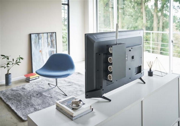 テレビ裏カーペットクリーナースタンド ブラック スマート ロフト